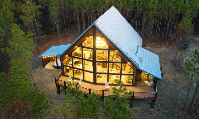 Broken Bow Cabin | Architectural Wonder with Breathtaking Lake Views & Spa