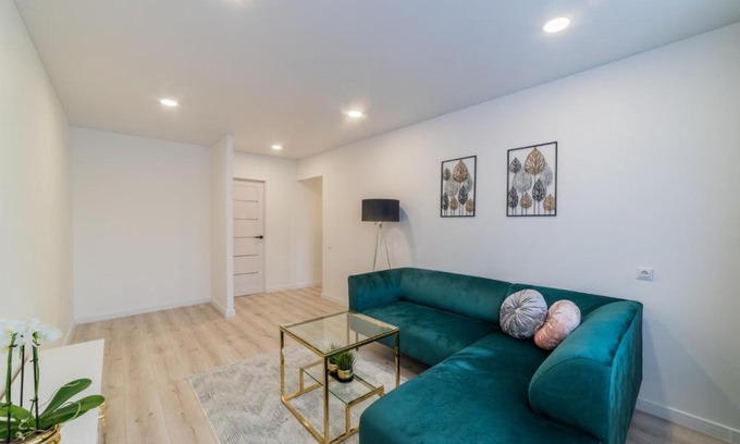 Siauliai Apartment | Family-Friendly A.P. Saules Apartment with Top Ratings