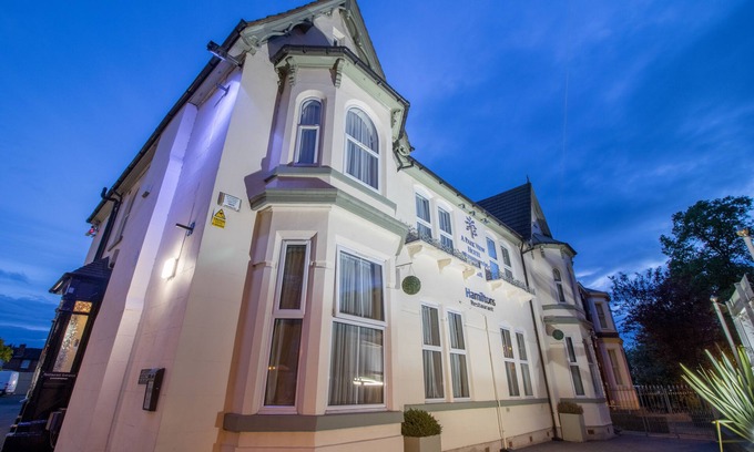 Wolverhampton Hotel | Park View Hotel: Guest Rated 9.6 with Family-Friendly Amenities