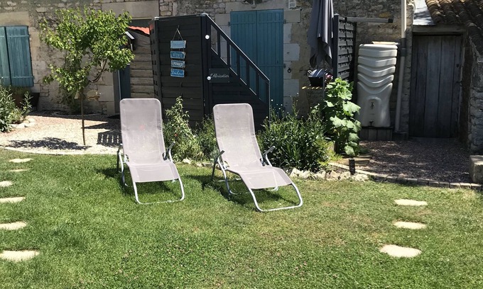 Saint-Crepin House | Serene Getaway with Pool and Pet-Friendly Amenities