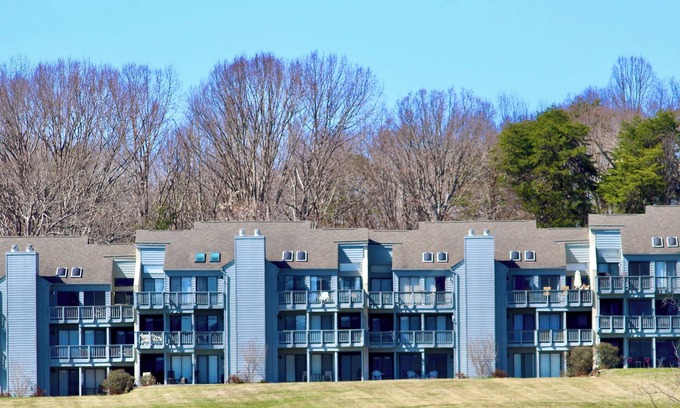 Smith Mountain Lake Condo | A Perfect Escape