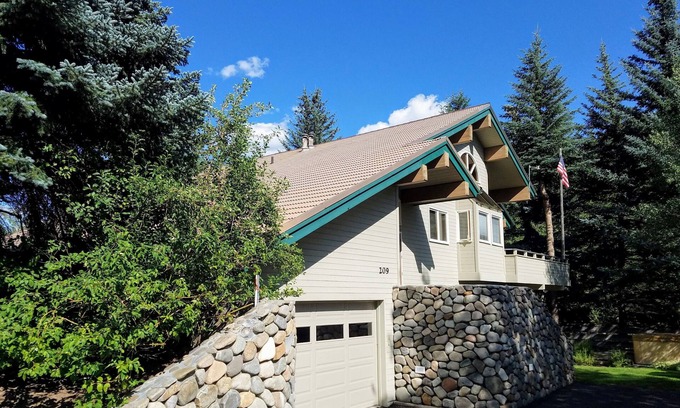 Warm Springs House | Experience Unforgettable Summers at Sage Haven, Sun Valley!