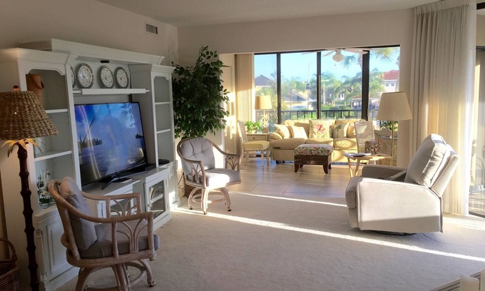 South Beach Condo | Ideal Getaway at The Moorings Golf and Yacht Club
