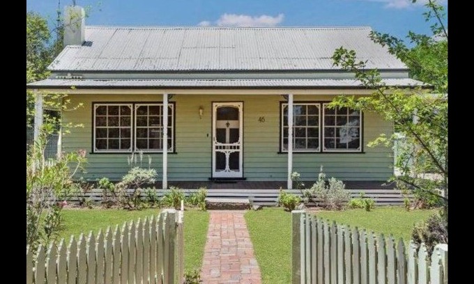 Echuca House | Experience Pet-Friendly Comfort Just 1.1 km from Downtown