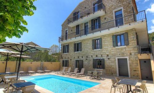 San-Gavino-di-Carbini Bed & Breakfast | Discover A Pianarella: Oceanfront Retreat with Hot Tub
