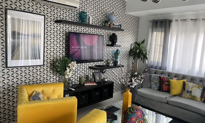 La Julia Apartment | Discover Urban Bliss with Private Pool and Kitchen Access