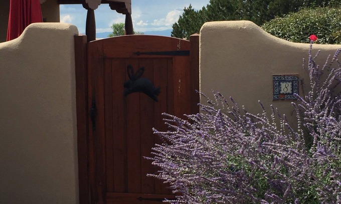 Eldorado at Santa Fe House | Enchanting Retreat with Pool and Breakfast - Rated 9.8/10