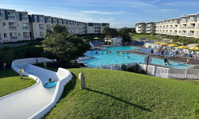 Morehead City Apartment | Relaxing Ocean View Retreat at A Place at the Beach