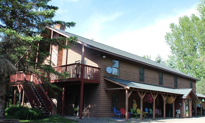 Onamia Cabin | Tranquil Retreat: A Place in the Woods with Pool & Breakfast