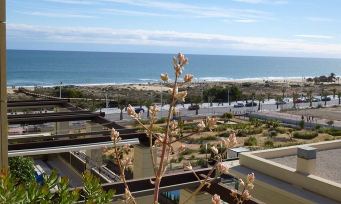 Els Arenals del Sol House | Dreamy Escape - Oceanfront Pool & Spa Retreat Awaits