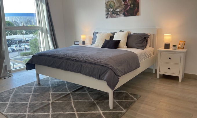 Abu Dhabi Apartment | Charming 1BR Apartment at Water’s Edge on Yas Island