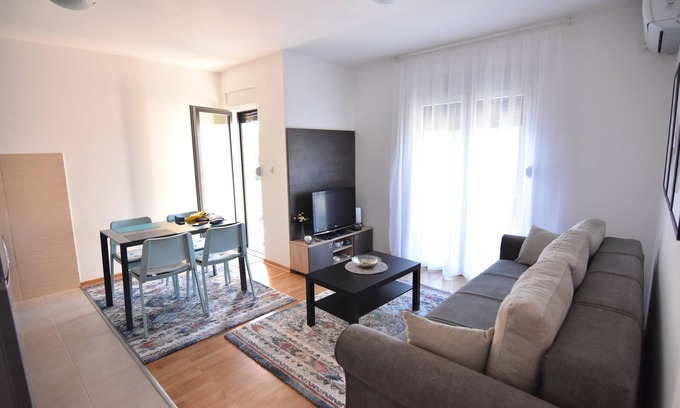 Vrnjacka Banja Apartment | Charming Apartment Steps from Central Park with Spa & Breakfast