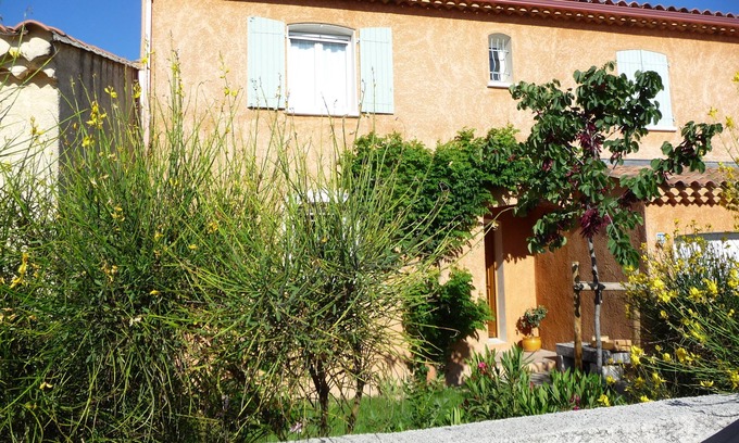 L'Isle-sur-la-Sorgue House | Idyllic Getaway Near Charming Town with Pool & Breakfast
