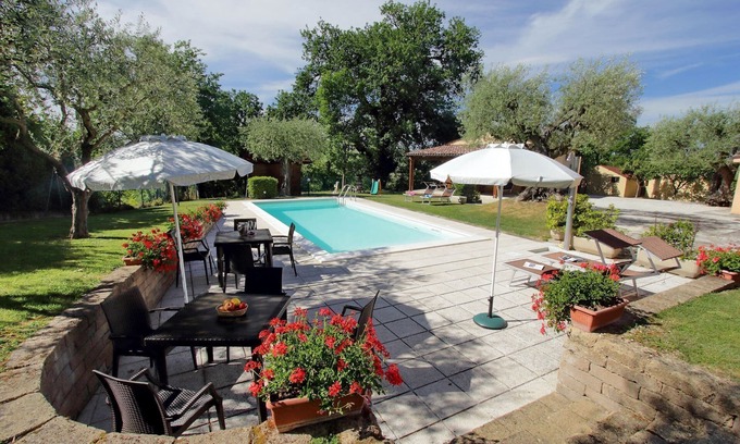 Colle San Valentino House | Discover Casa Gabriella: Pet-Friendly Retreat with Spa & Pool