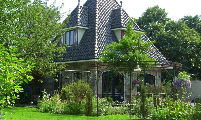 Kelpen-Oler House | Discover Relaxation at Logies Taverne with Pool & Garden