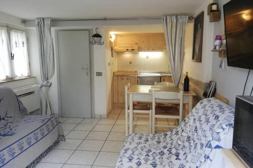 Rosignano Solvay House | Steps from the Sea: Family-Friendly Hotel with Great Ratings
