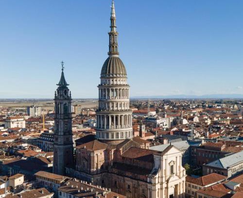 Novara Apartment | Conveniently Located Hotel Steps from the City Center