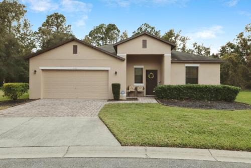 Cypress Pointe House | Sunshine Awaits at Ellis Exclusive Villas with Pool Access