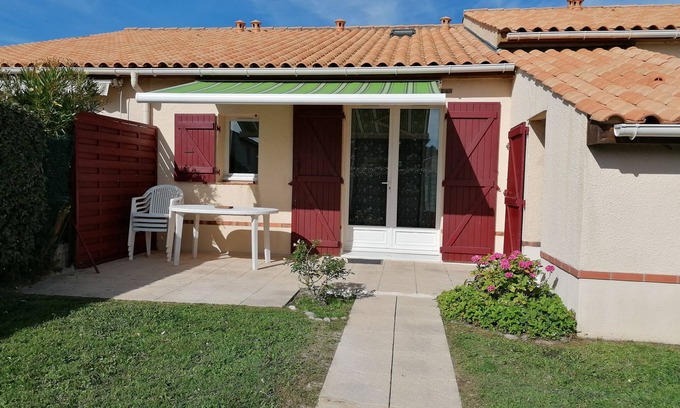 Pornic House | Relax at a Cozy Pornic Maisonnette with Pool, 700m to Beach
