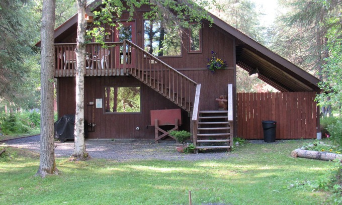 Crown Point Cottage | Idyllic Riverside Suite Near Seward with Spa and Hot Tub