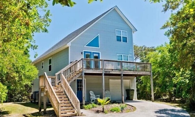Emerald Isle House | Serene Woodland Retreat in Emerald Isle, NC - 5 Min Walk to Beach