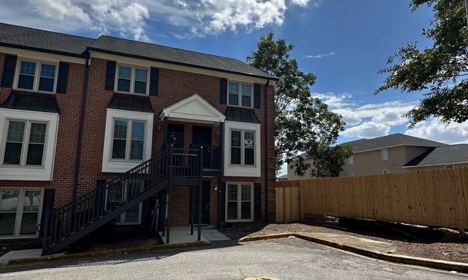 Auburn Condo | Prime Location Near Campus for Camp War Eagle Events