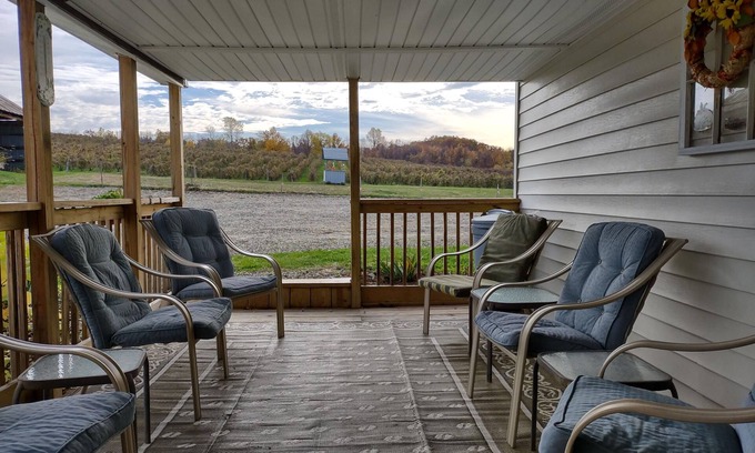 Ripley Apartment | Idyllic Country Escape on a Working Grape Farm