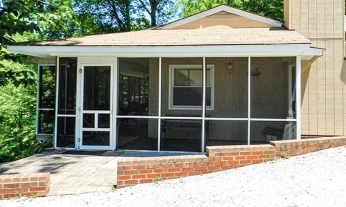 Moneta House | Tranquil Retreat at A Quiet Cove - Family-Friendly Escape