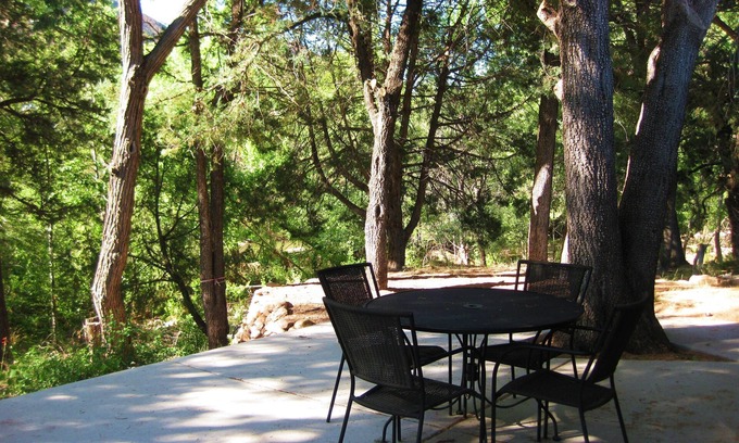 Payson Condo | Tranquil Waterfront Retreat: Ideal for Families & Pets
