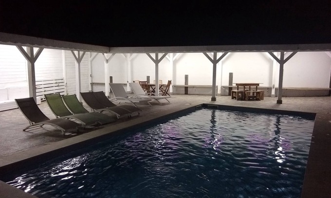 Gros Cap House | Tranquil Retreat for Unforgettable Moments with Pool & Pets