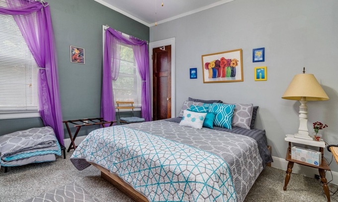 Oak Park House | Tranquil Retreat: Guest Rated 9.8 with Ocean Views