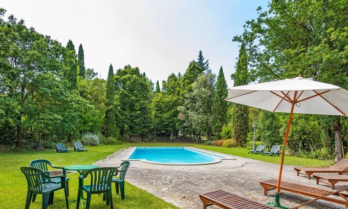 Perugia Apartment | A recently renovated countryhouse.