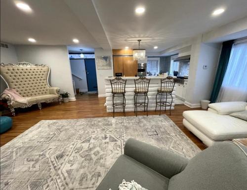 Washington Square West Apartment | Experience A Regal Retreat: 4-Star, Pet & Child Friendly