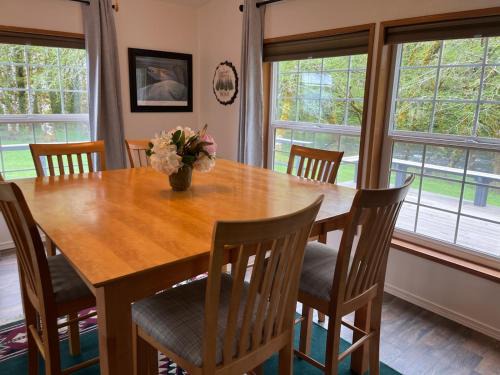 Beaver House | Idyllic Retreat: SolDuc River Cabin with Family Amenities