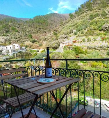 Riomaggiore House | Relaxing Retreat: Pet & Child Friendly Getaway Awaits