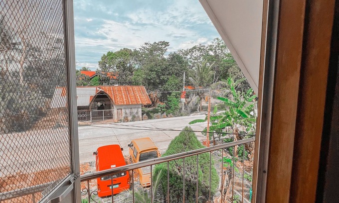 San Juan House | Peaceful Retreat with Balcony and Spa Amenities