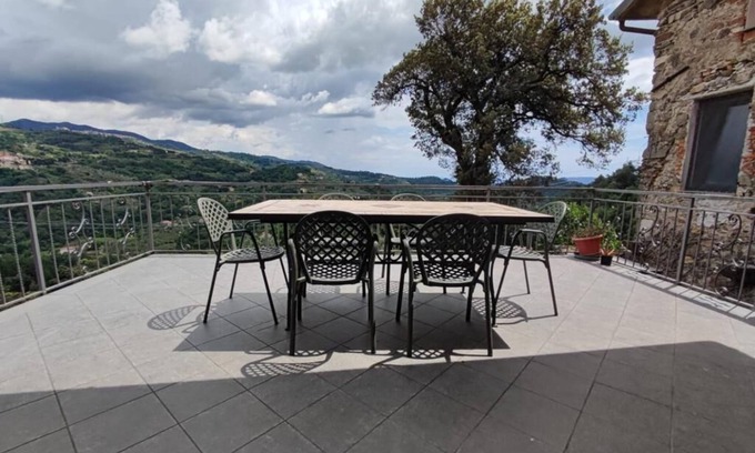 Fosdinovo House | Relaxing Retreat Near Sarzana, Lerici & 5 Terre with Spa