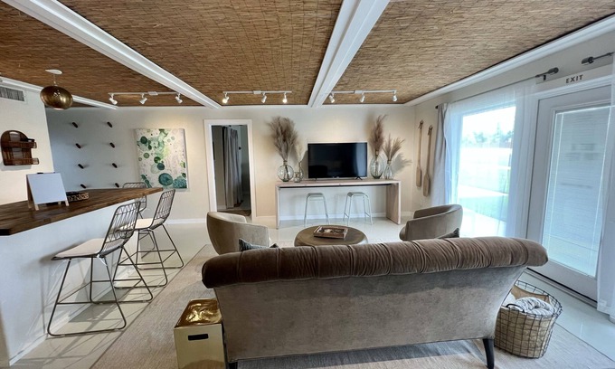 Dunedin Apartment | Experience Local Life with Oceanfront Bliss and Top Amenities