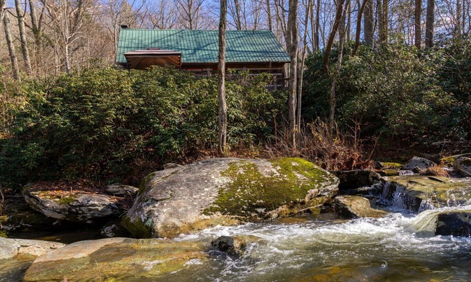 Boone Cabin | Relaxing Riverfront Cabin with Hot Tub & Pet-Friendly Perks