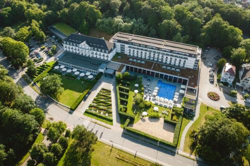 Alt-Travemunde/Ronnau Hotel | Indulge at A-ROSA Travemünde: Oceanfront Oasis and Spa