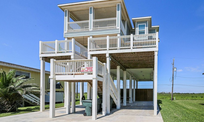 Bermuda Beach House | Experience A Salty Kiss with Gulf Views Steps to the Beach