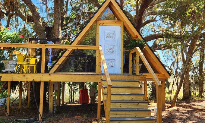 Saint Helena Island House | Idyllic Treehouse Oasis with Beach Pass & Delicious Breakfast