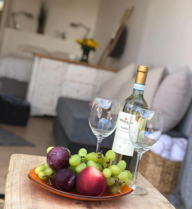 Eilat Apartment | Serene Oasis: Guest Rated 9.8 with Hot Tub & Family Fun