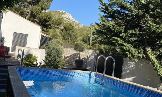 La Panouse Villa | Discover a Tranquil Villa: Your Urban Retreat Awaits