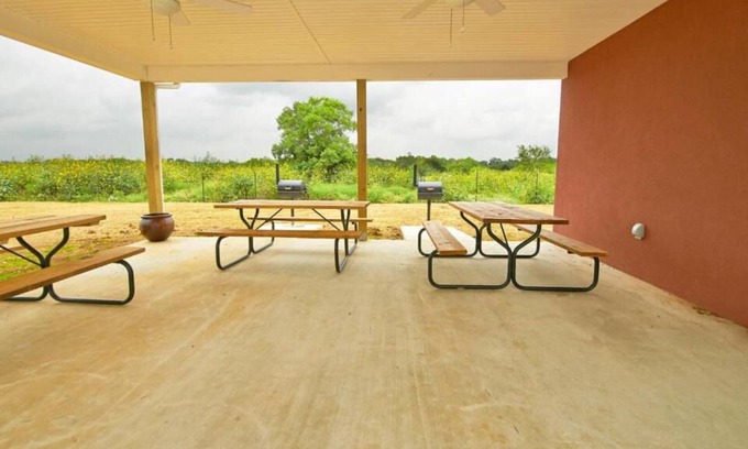 Pleasanton House | A Short Drive Away from La Loma de San Cristobal! 2 Pet-friendly Suites