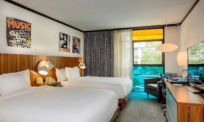 West Fens Hotel | Convenient Family-Friendly Retreat Near Old State House
