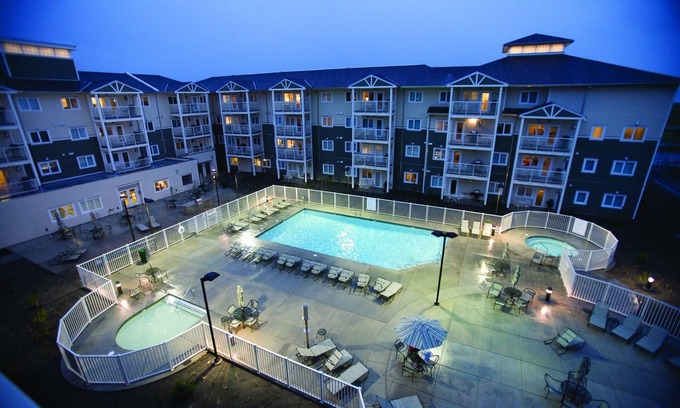 Long Beach Resort | Enjoy a Relaxing Stay Steps from Long Beach Attractions!