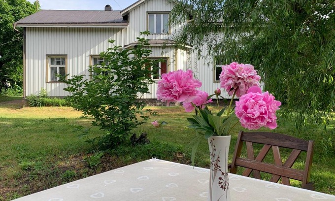 Kumlinge House | Charming Room in a Historic Farmhouse - Family-Friendly Stay