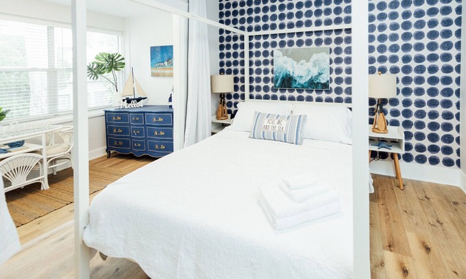 Historic Uptown Apartment | Discover a Slice of Heaven in Downtown St Pete