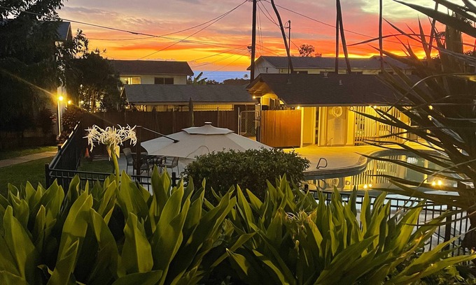 Historic Kailua Village Apartment | Paradise Awaits in Kona: Oceanfront Comfort & Top Amenities